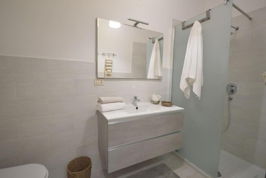 Apartment In Luxuryproperty Privatepool Garden Bbq Airc X8 Castelnuovo Di Porto Exterior foto